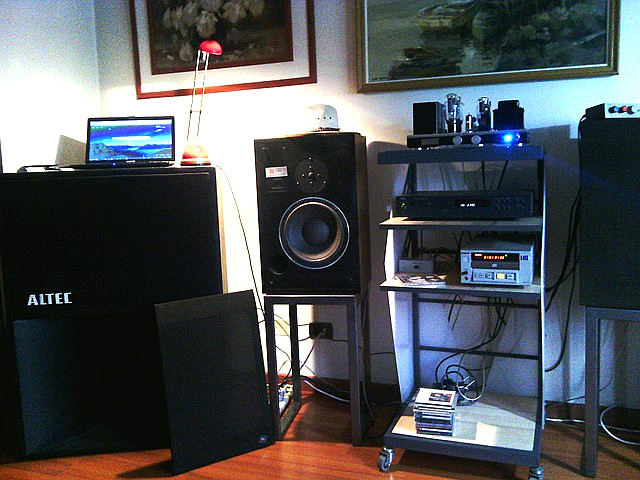 JBL L40